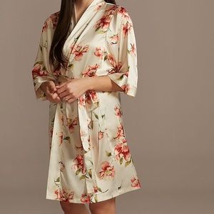 David’s Bridal Floating Florals Satin Robe